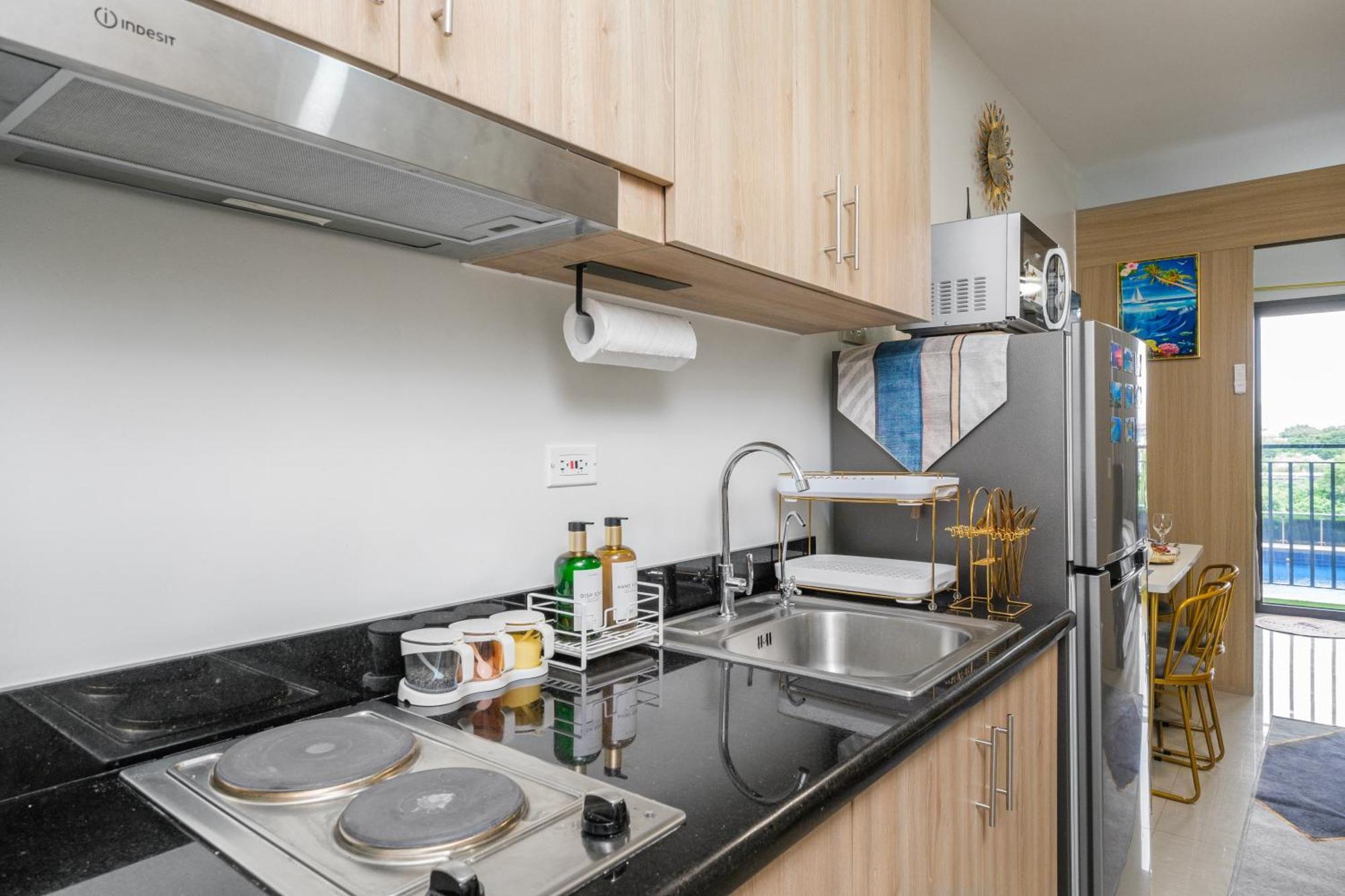 2 Side-By-Side P00L Front Condos, 6 Beds, 2 Cr, 2 Kitchen For 10 Guests At Moa Manila Zewnętrze zdjęcie